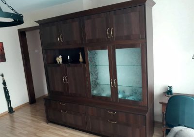 Indauja, spinta ir TV staliukas